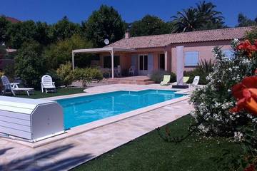 Cottage pour 7 personnes, avec terrasse et jardin à Autignac