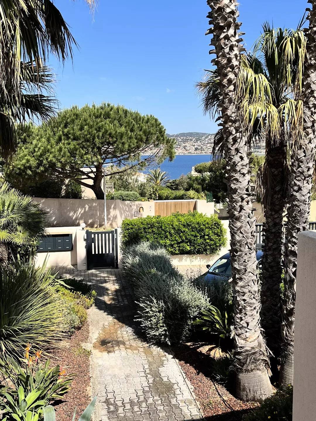 Entire apartment, Air-conditioned apartment sea view 4 rooms 5 people - Prestige in Sanary-sur-Mer, Toulon region