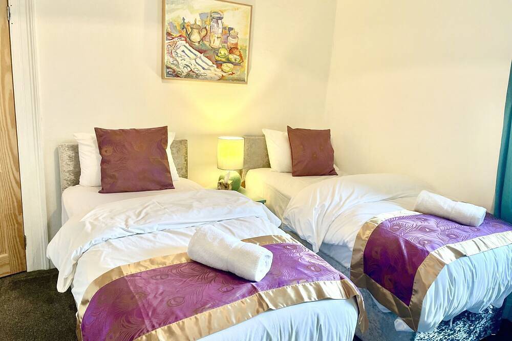 Holiday Home for 7 People in Plymouth, South West England