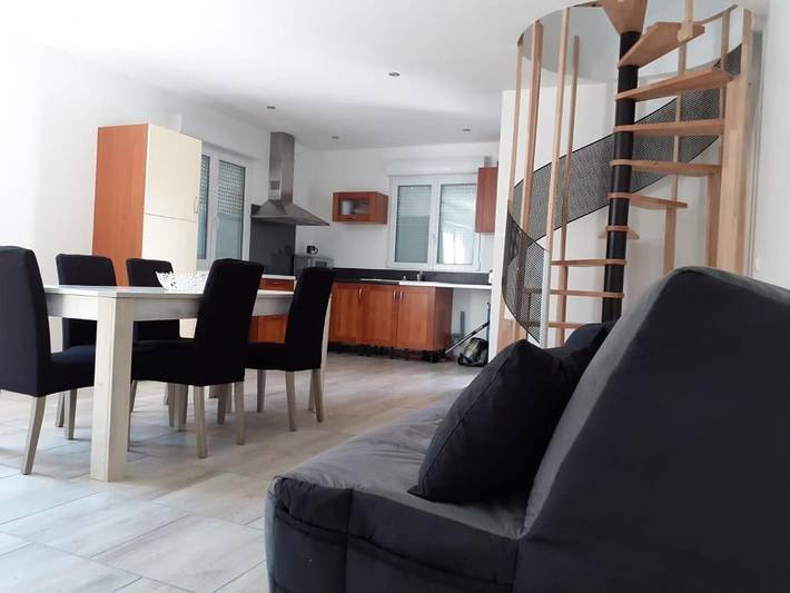 Location de vacances pour 6 personnes, avec jardin et balcon ainsi que vue et vue sur le lac dans Socourt - 4