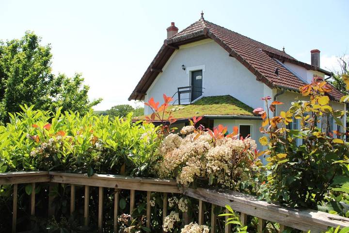 Gîte pour 4 personnes, avec Terrasse ainsi que Jardin et Vue à Millay