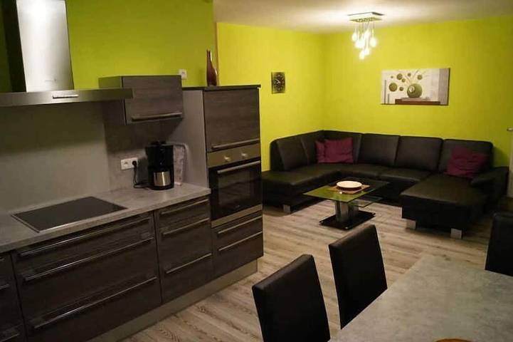 Ferienwohnung für 4 Personen, mit Garten und Balkon sowie Pool in Oberdachstetten