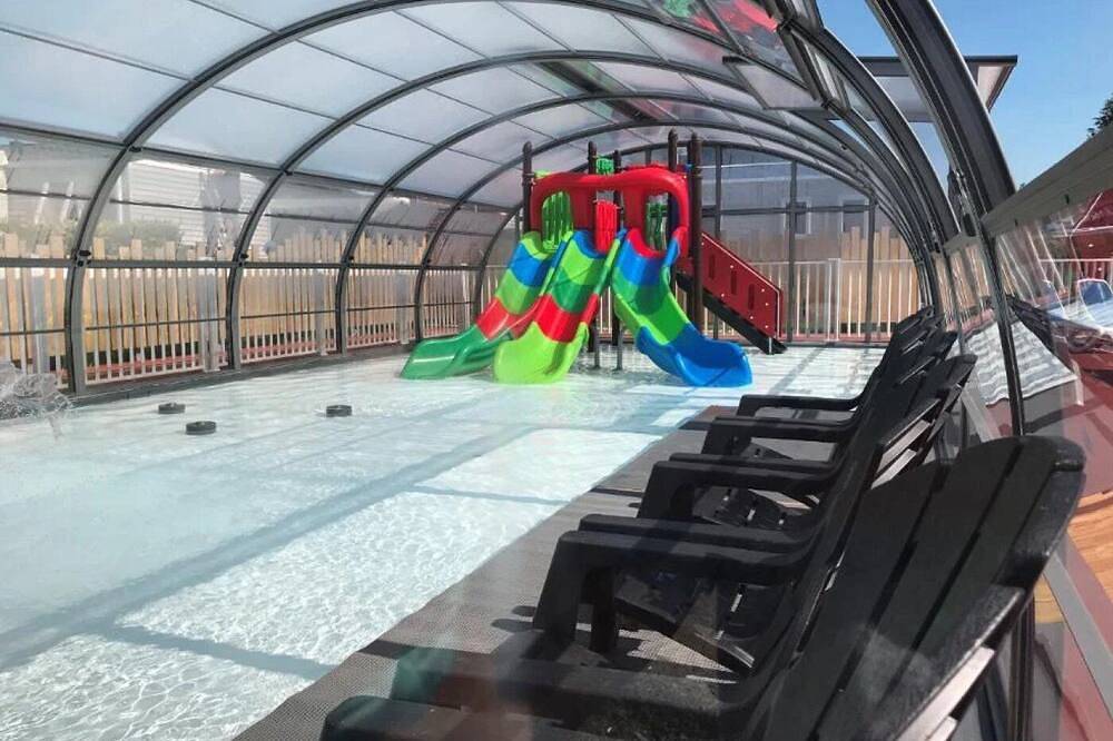 Camping 4 étoiles - Piscine - ccaffhc in Quettehou, Cherbourg region