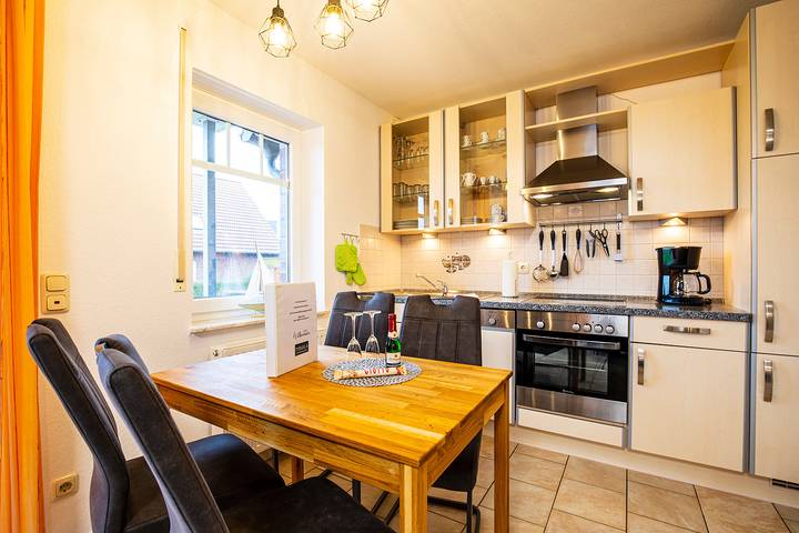 Ferienwohnung für 4 Personen, mit Garten und Ausblick, kinderfreundlich in Werdum - 2