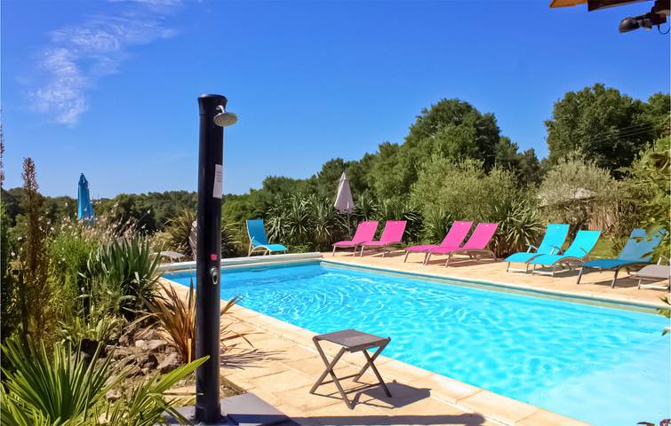 Ruhige Oase: 90qm, Klimaanlage, Parkplatz, Pool & Garten in Saint-Sauveur-Lalande, Périgord Blanc