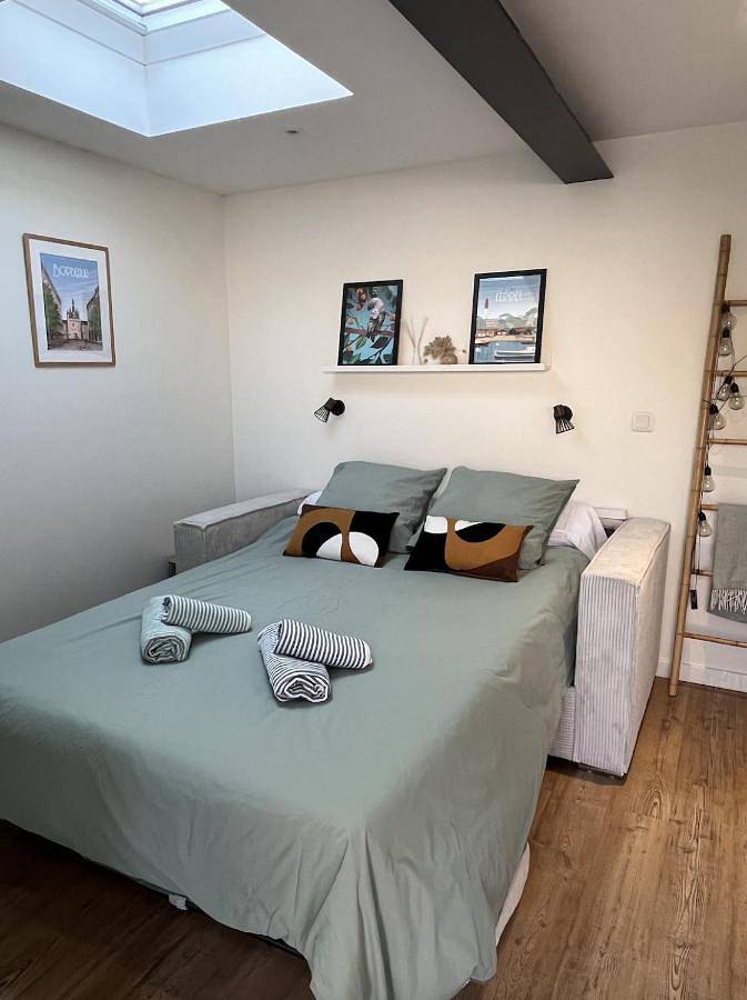 Appartement entier, One-Bedroom Apartment in Eysines, Région de Bordeaux