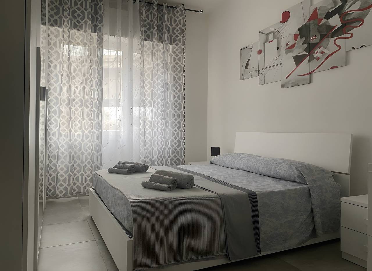 Entire apartment, Apartment 'La Cà Delle Tre Rose' with Balcony, Wi-Fi and Air Conditioning in Valleggia, Quiliano