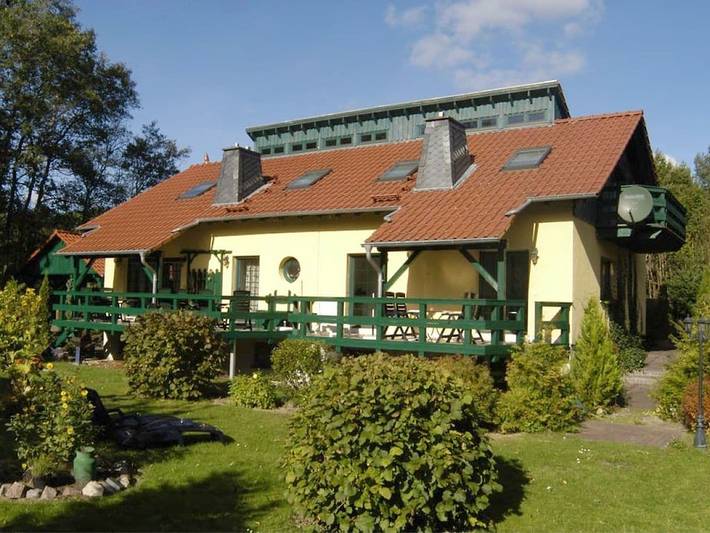 Ferienhaus für 6 Personen, mit Balkon und Terrasse sowie Garten und Sauna in Jabel