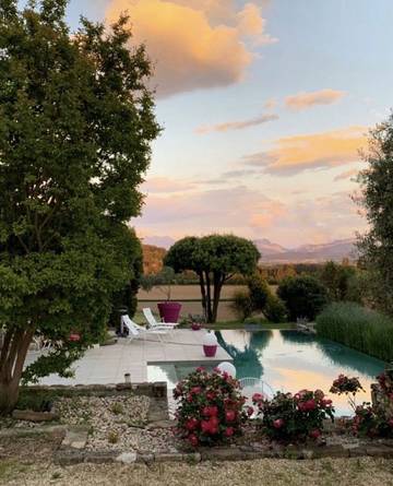 Gîte pour 6 personnes, avec piscine ainsi que balcon et jardin à Allex