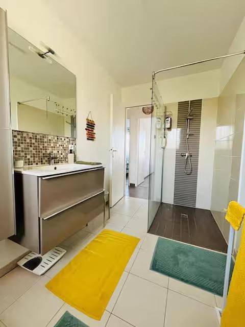 "Les Sorbiers" Chambre Bleue 30' Plages in Corme-Royal, Région de Saintes