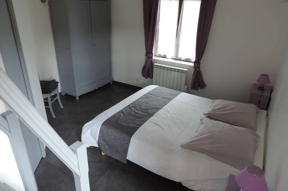 Gîte composé de 2 maisons avec cheminée et sauna in Houdetot, Région de Dieppe