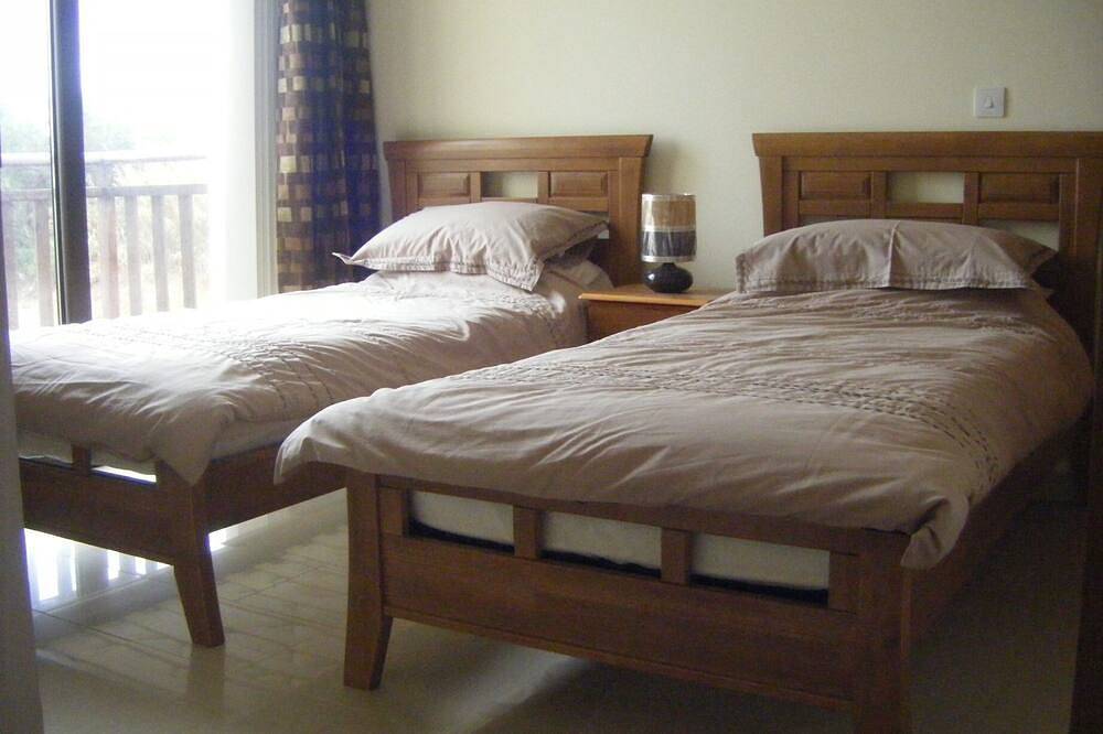 Nol Adre. Eine Luxusvilla mit eigenem Pool und Meerblick in Kapari, Südzypern