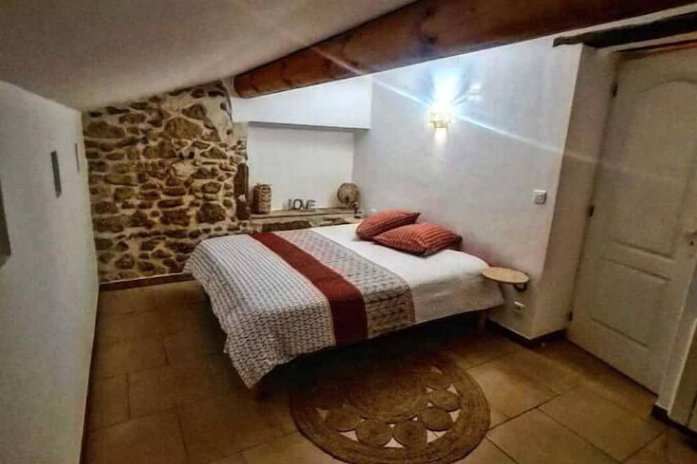 L'écurie de Florent et Spa in Cheval-Blanc, Parc naturel régional du Luberon