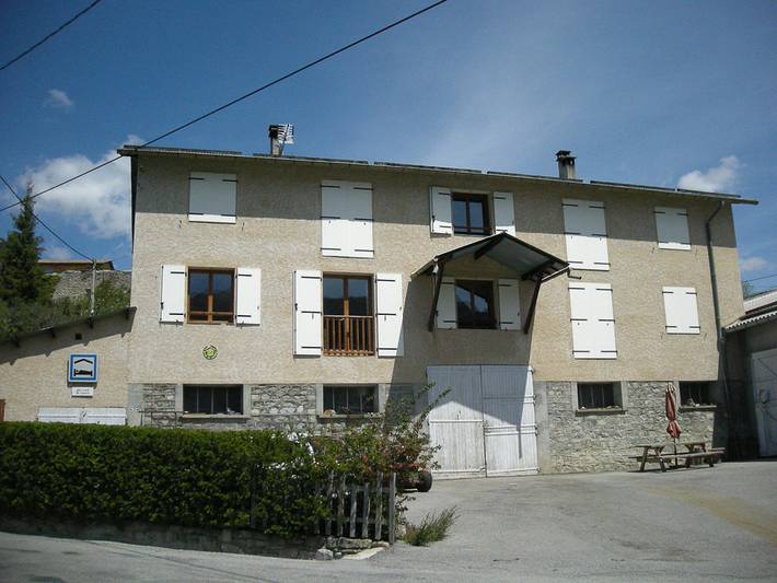 Gîte pour 4 personnes, avec jardin à Thorame-Basse