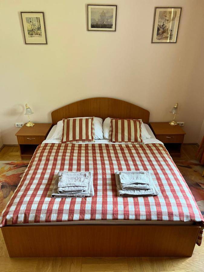Party Villa Holiday Rent Balatonfoldvar in Balatonföldvar, Plattensee Südufer