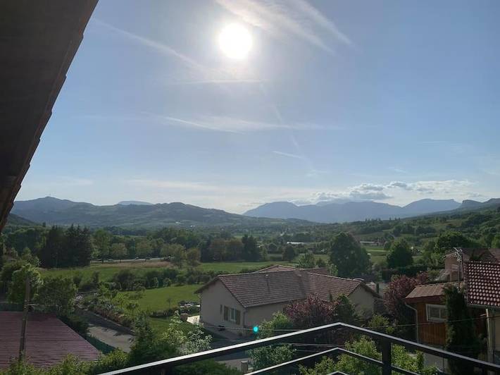 Appartement de vacances pour 6 personnes, avec piscine ainsi que vue et jardin
