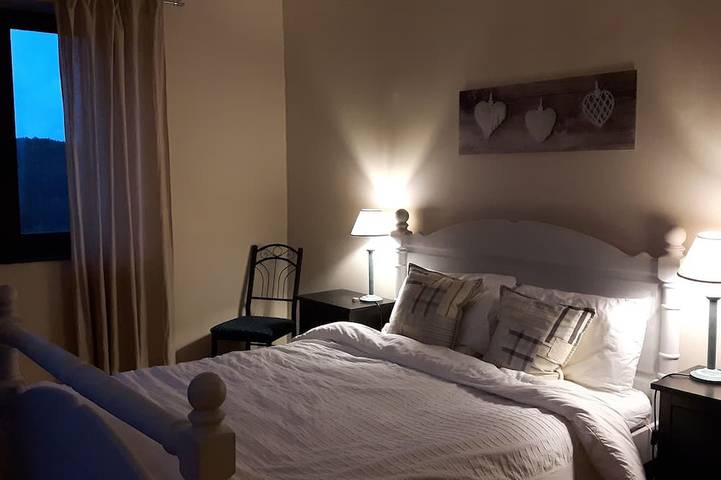 Location de vacances pour 9 personnes, avec jardin et terrasse, animaux acceptés à Saint-Chamassy - 3