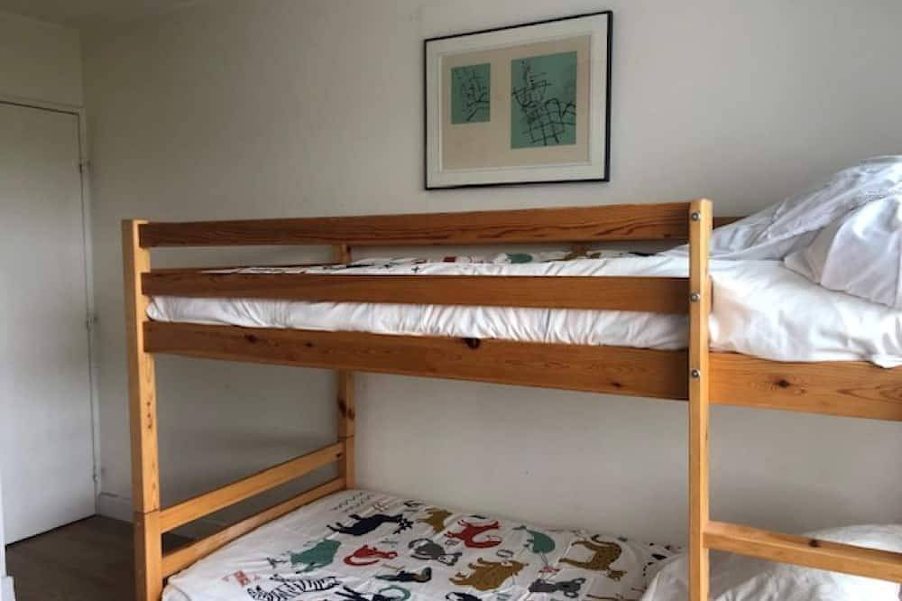 Apartamento entero, Dans la Verdure, au Calme Près de Paris in Rueil-Malmaison, Altos del Sena