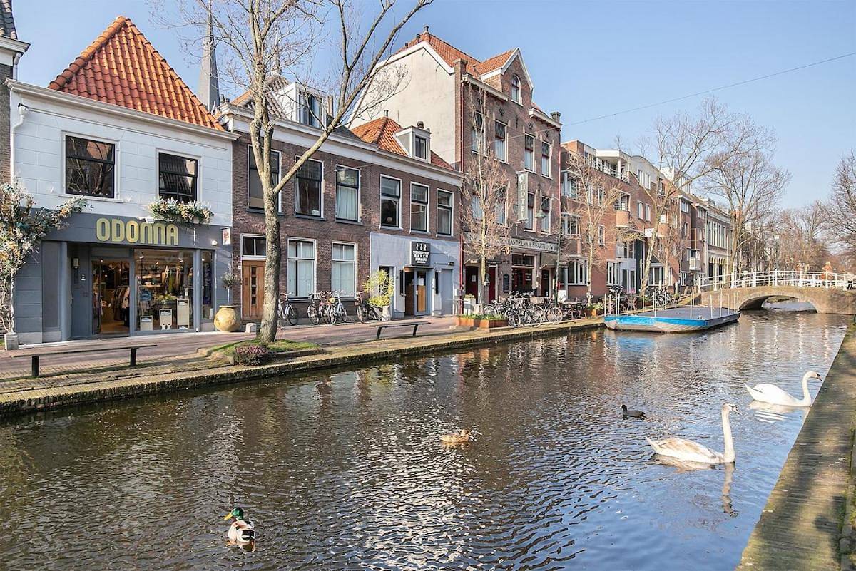 Geheel appartement, Studio aan de gracht in Delft, Stadsgewest Haaglanden