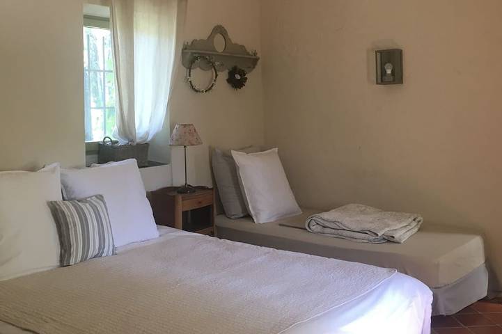 Location de vacances pour 15 personnes, avec jardin et terrasse à Vaugines - 3