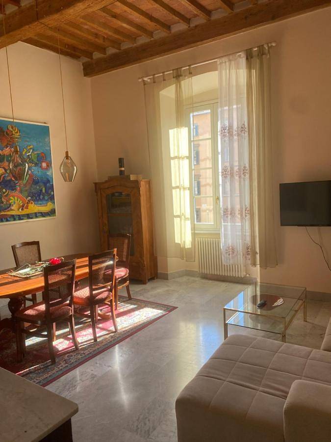 Cały apartament, Renovated apartment with 3 bedrooms in an historic palazzo between port and old town in Livorno, Wybrzeże Etrusków