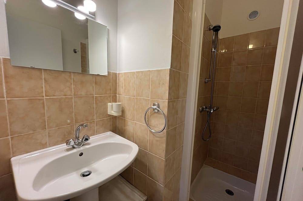 4-guest flat w/ terrace & shared pool – Verdon countryside in Artignosc-sur-Verdon, Brignoles region