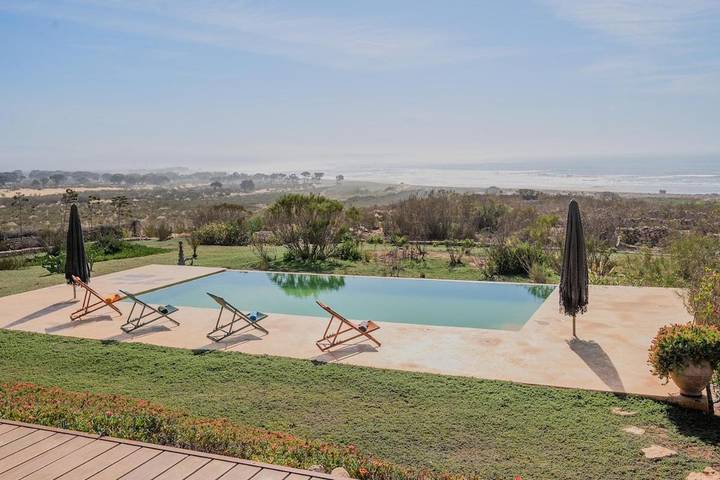 Villa pour 12 personnes, avec jardin ainsi que piscine et vue, animaux acceptés