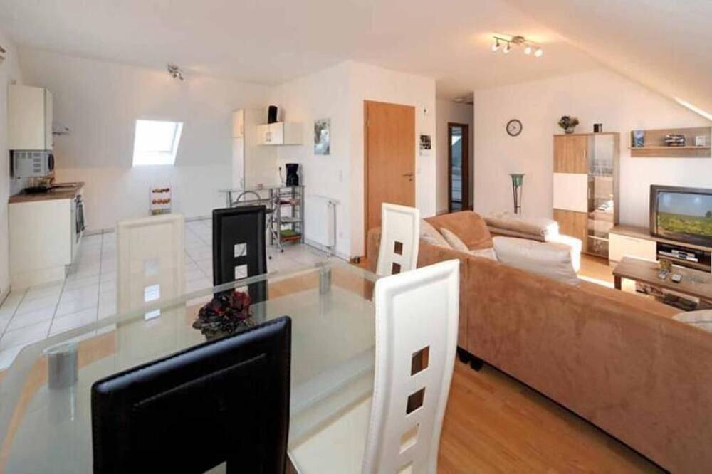 Ganze Wohnung, Urlaub in ruhiger Lage mit Südbalkon mit Blick auf den Bayerischen Wald in Mauth, Ostbayern