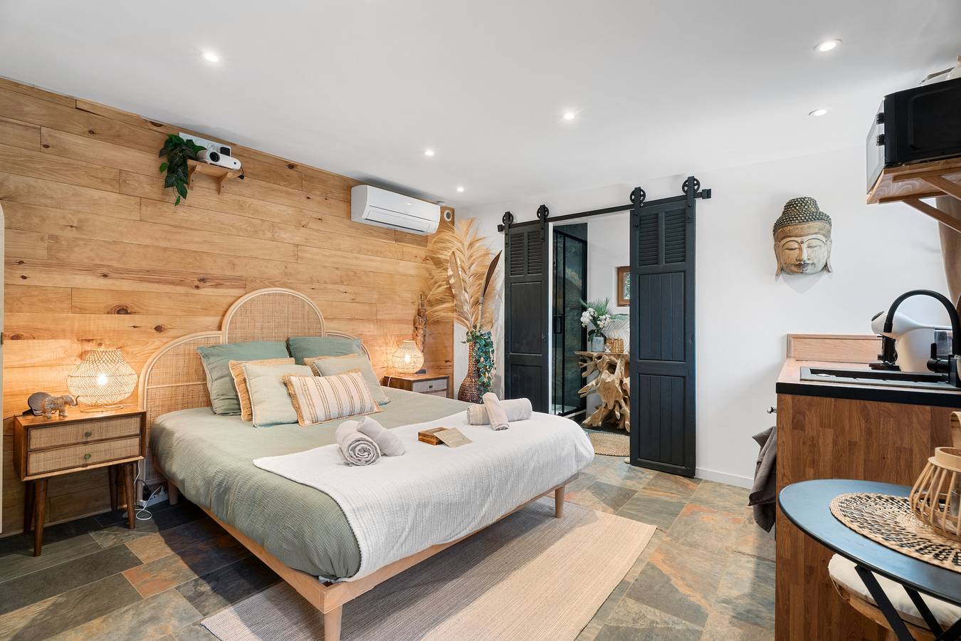 Ferienhaus 'Samadhi' mit Bergblick, Wi-Fi und Klimaanlage in Toulon, Toulon Region