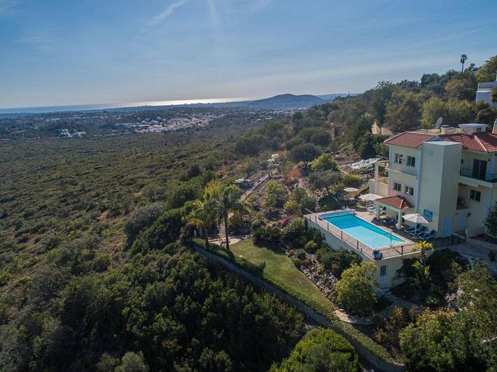 Casa de férias para 8 pessoas, com jardim e piscina e ainda vista em Loulé