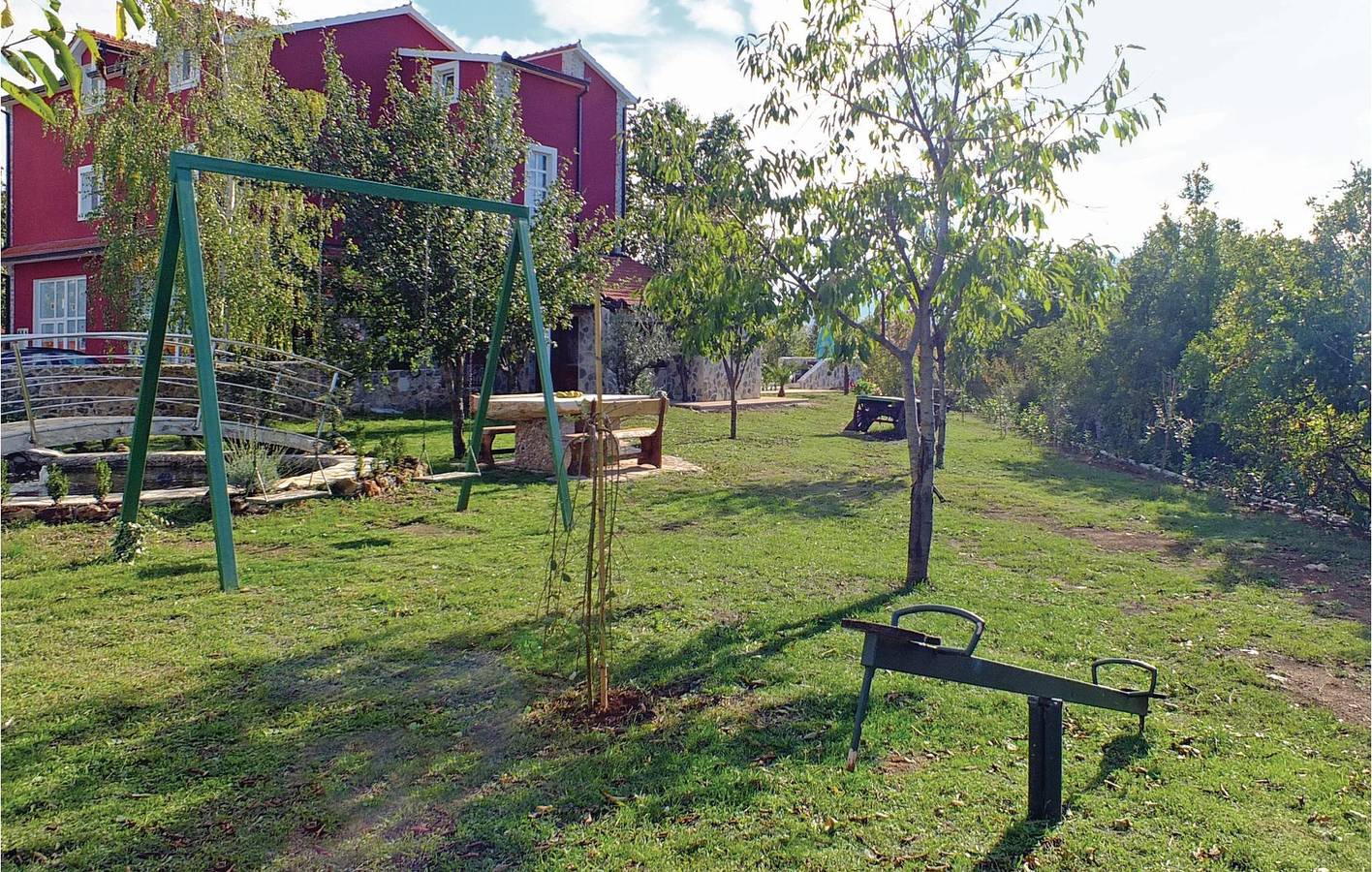 Ganze Ferienwohnung, Gemütliche 124 m² große Wohnung mit Pool, Terrasse und WLAN in Dalmatinisches Zagora