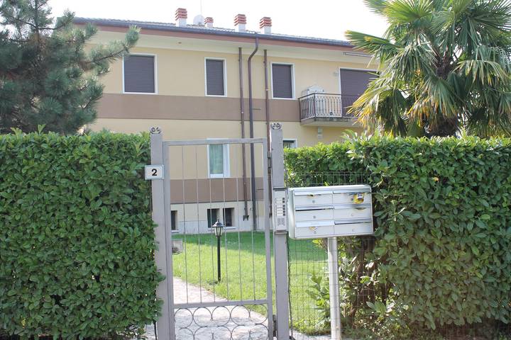 Apartamento vacacional entero, Apartamento de vacaciones con balcón in Lazise, Montañas Garda