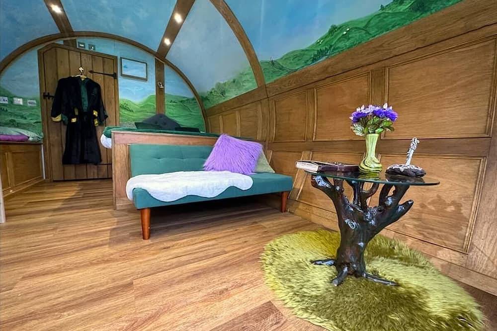 Romantic Rural Break In Countryside Castle Grounds in Barnstaple, Devon