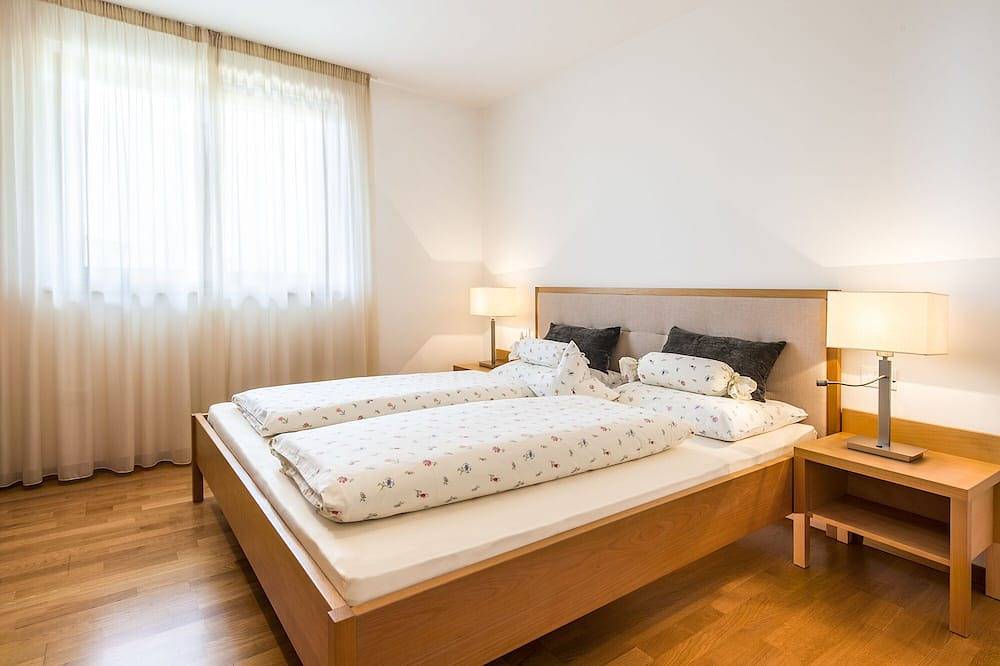 Ganze Wohnung, Panorama Apartment in Schenna mit Pool, Bergblick - ideal zum Wandern bei Meran in Schenna, Sarntaler Alpen