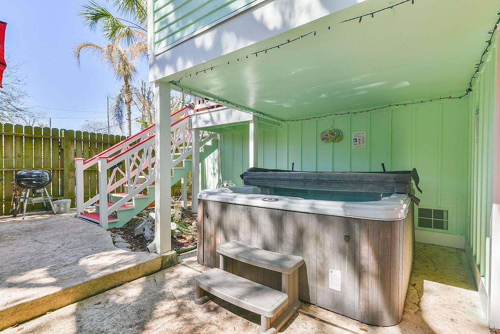 Flip Flop Flamingo im Herzen von Galveston - Private Hot Tub, Fahrräder. in Galveston Island, Galveston