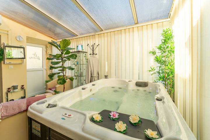 Maison de vacances pour 4 personnes, avec Jacuzzi ainsi que Jardin et Sauna dans le Gard - 2
