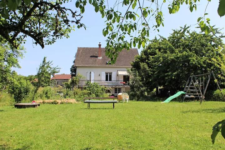 Gîte pour 2 personnes, avec jardin à Nantiat