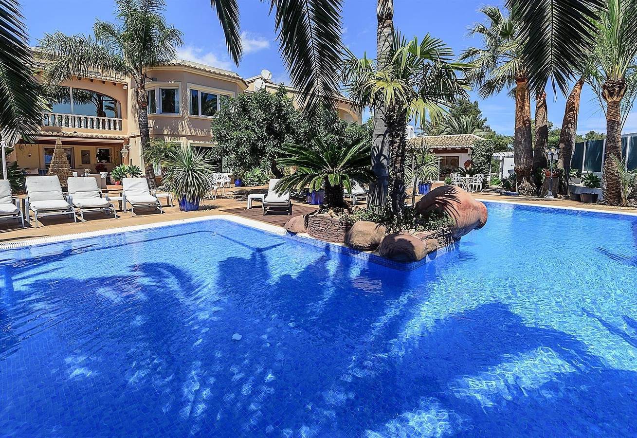 Villa 'Luxury Xenofilia Lll' com vista para a montanha, Wi-Fi e ar condicionado in Teulada (Espanha), Costa Blanca