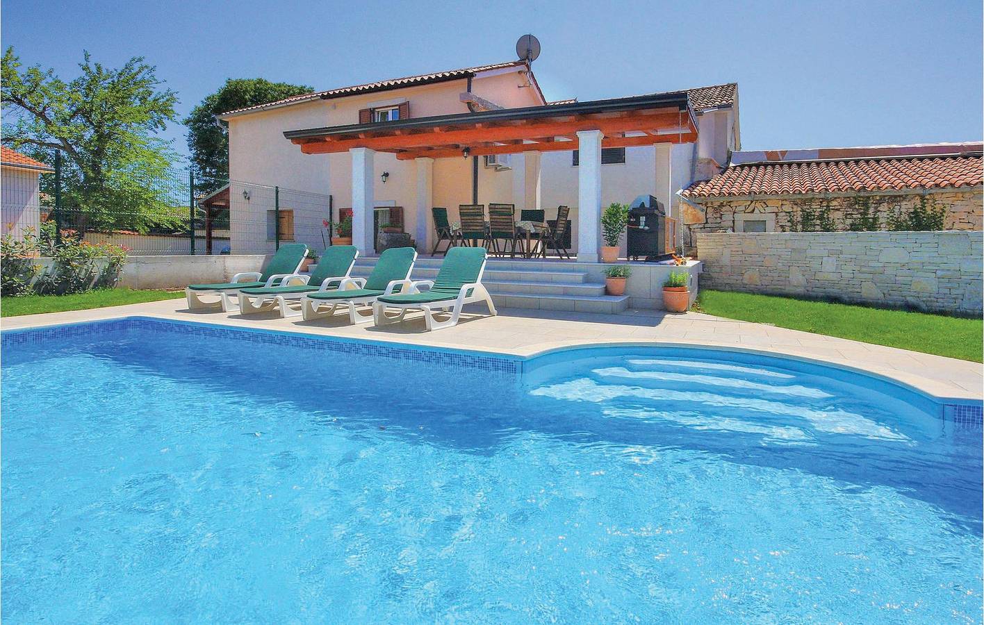 Ferienhaus für 6 Personen mit Terrasse in Peruski, Südküste Istrien