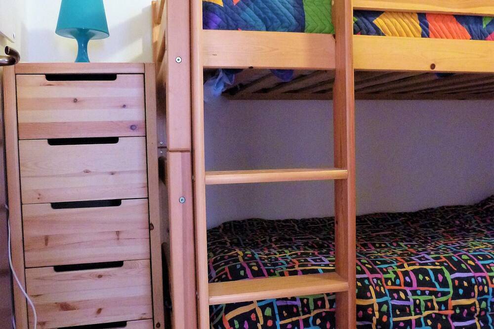 Apartamento entero, Apartamento junto al mar en la primera planta, con amplia terraza, en una casa renovada in Casal Borsetti, Provincia de Ravenna