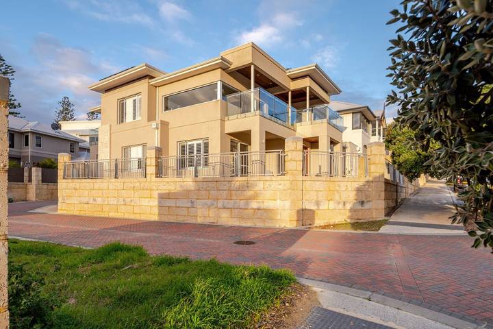 Située dans la marina de Mindarie, une maison de luxe dans un emplacement idéal in Mindarie, Perth