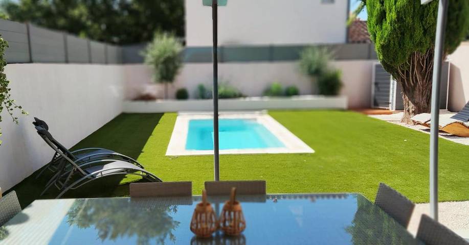Location de vacances pour 2 personnes, avec vue et piscine ainsi que jardin et terrasse à Puget-Ville - 4