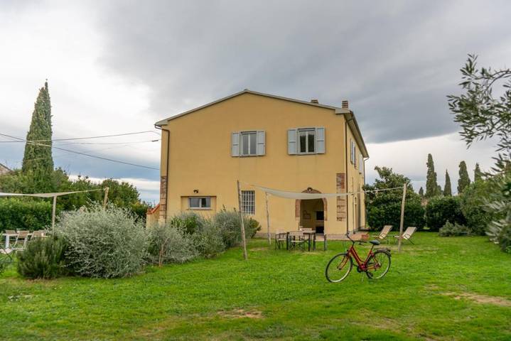 Agriturismo voor 4 personen, met tuin en uitzicht in Cecina