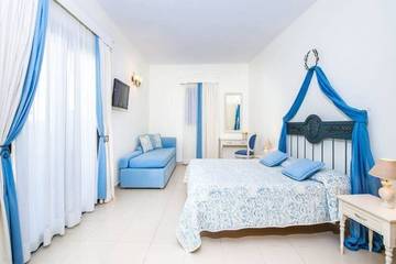 Villa for 4 People in Planos, Zakynthos, Photo 2