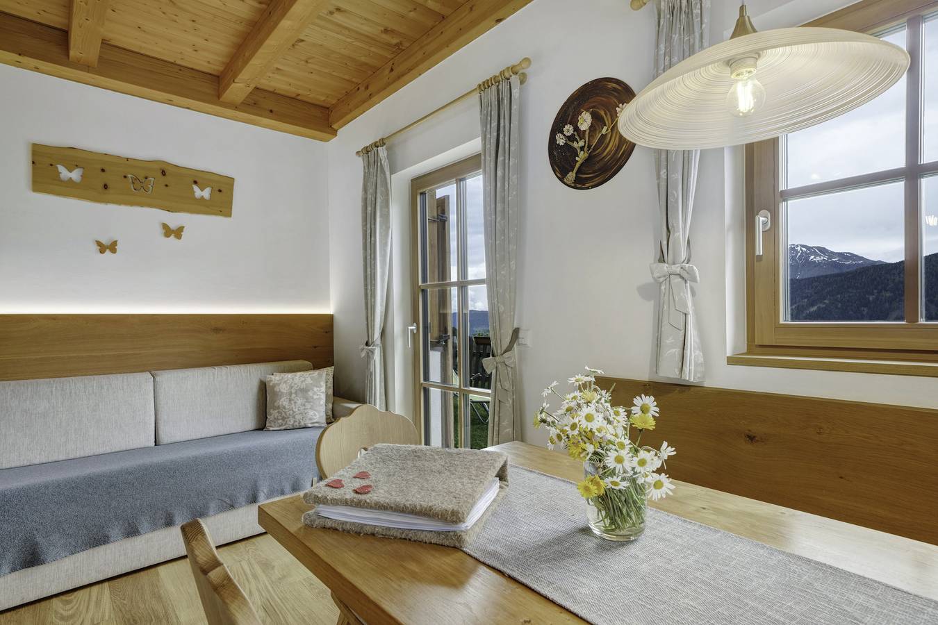 Chalet 'Niederhaushof Edelweiß' mit Bergblick, Privatem Garten und Wi-Fi in Ulten, Ortleralpen