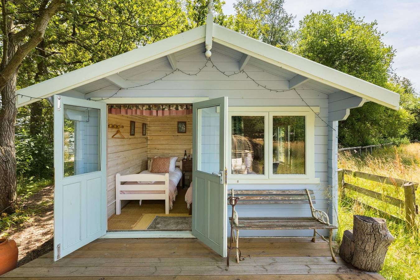 Beautiful Glamping Cabin with Stunning Views - Pass the Keys in Great Wolford, Warwickshire
