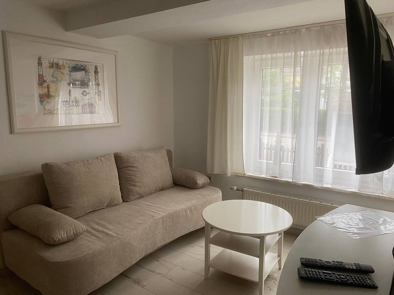 Ganze Wohnung, Helle 2-Zimmer-Ferienwohnung mit Balkon - strandnah in Dahme in Dahme, Ostholstein