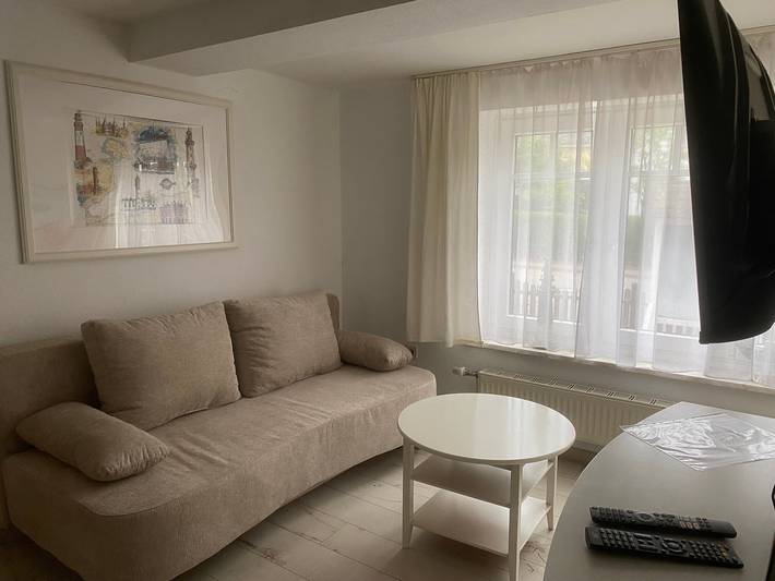Ganze Wohnung, Helle 2-Zimmer-Ferienwohnung mit Balkon - strandnah in Dahme in Dahme, Ostholstein