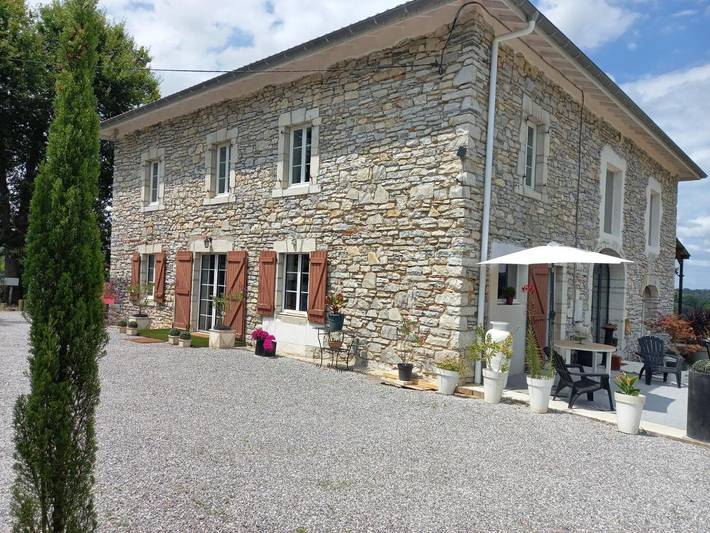 Gîte pour 2 personnes, avec jardin et terrasse à Bidache
