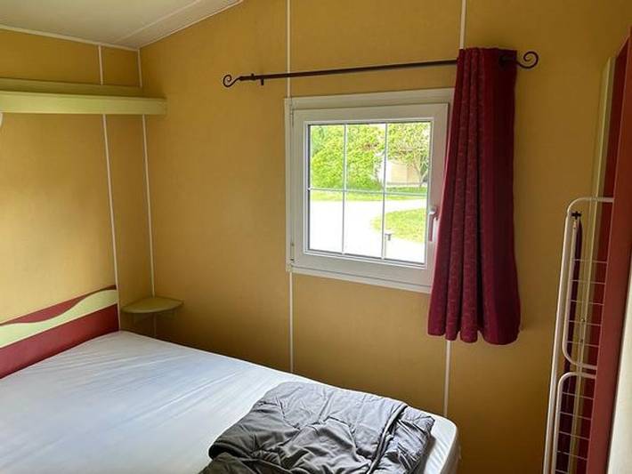 Camping Le Pontillou - Mobilheim 6 personen - Mobilheim Texas : 3 Schlafzimmer - Tv - Großer Kühlschrank - Überdachte Terrasse - 6 Pers. in Villamblard, Périgord Pourpre